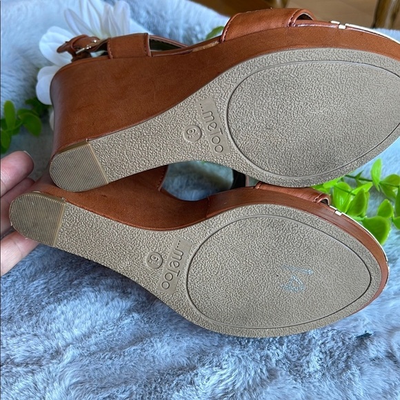 Me Too Brown Cutout Sandals - Picture 6 of 7